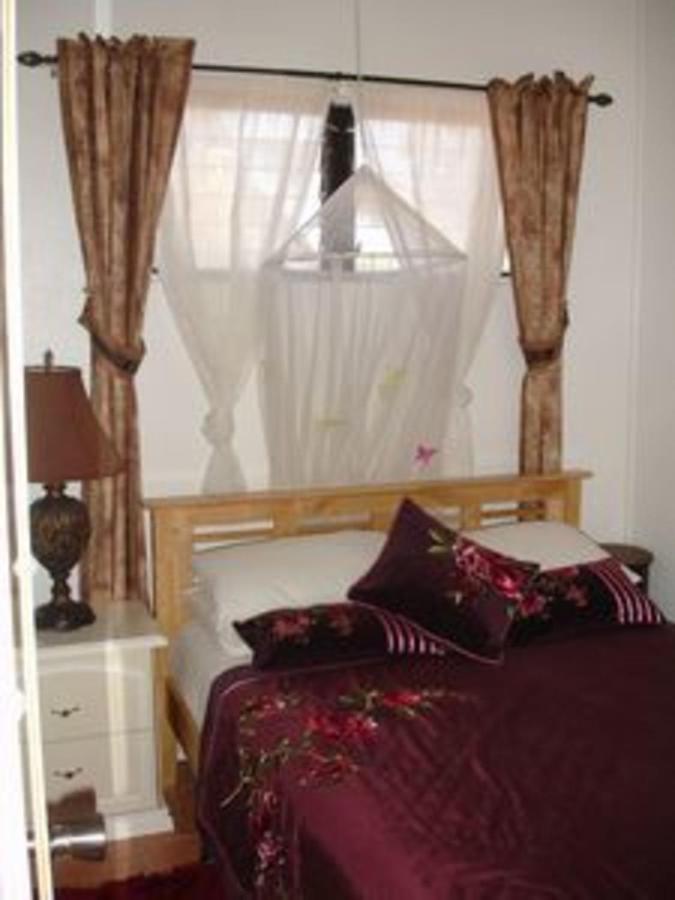 Attractive 2-Bed Apartment Stunning Sea View Dickenson Bay Екстер'єр фото
