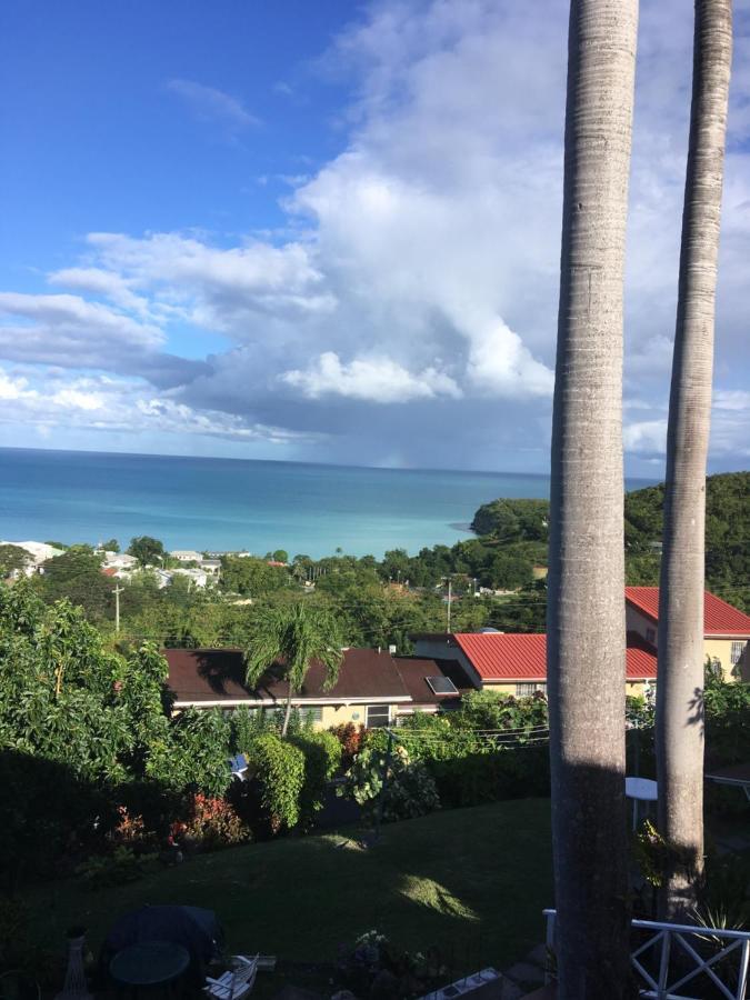 Attractive 2-Bed Apartment Stunning Sea View Dickenson Bay Екстер'єр фото
