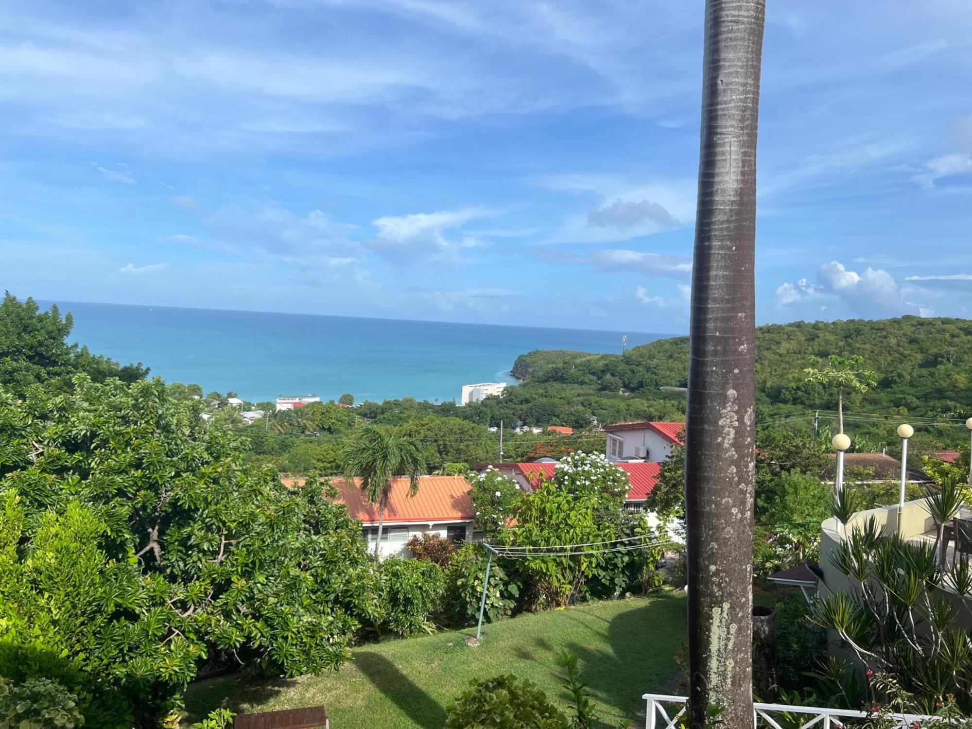 Attractive 2-Bed Apartment Stunning Sea View Dickenson Bay Екстер'єр фото